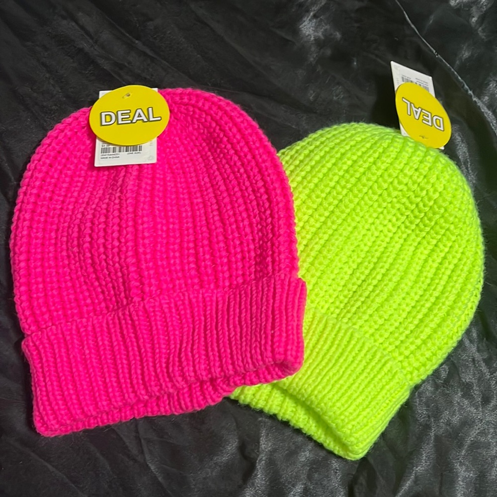 Brand new beanies with tag !